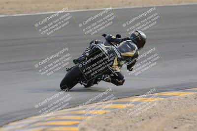 media/Dec-17-2022-SoCal Trackdays (Sat) [[224abd9271]]/Turn 10 Backside (120pm)/